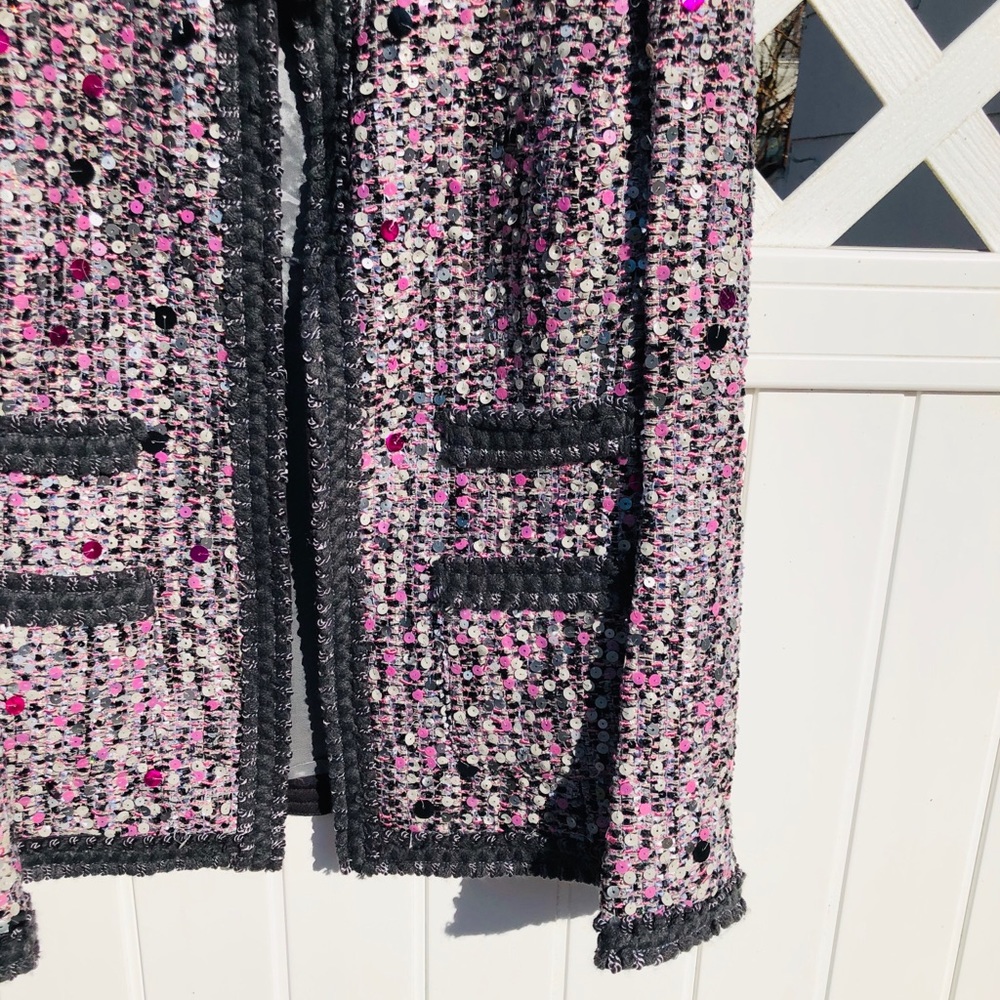 STUNNING Chanel Tweed Blazer Sm.,Med.,Large $895 - Picture 5 of 9